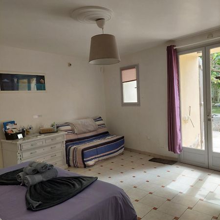 Bed and Breakfast Mas Des Cigognes Le Thor Zewnętrze zdjęcie