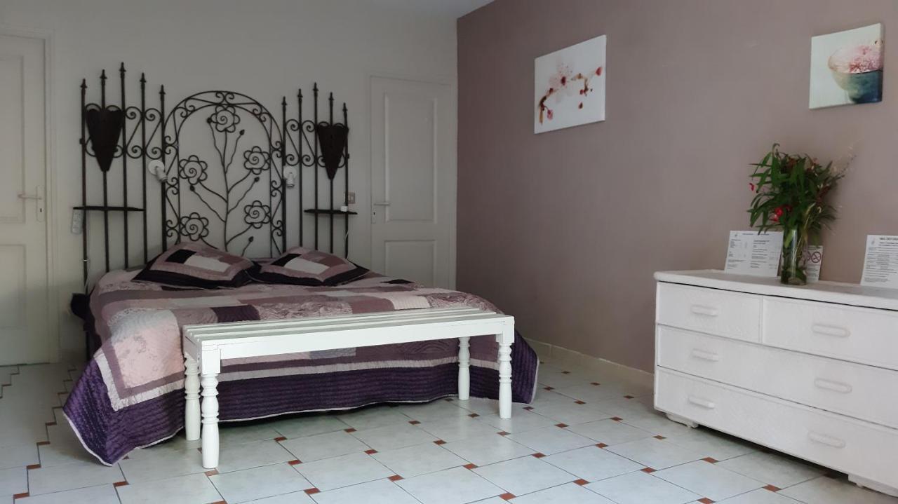 Bed and Breakfast Mas Des Cigognes Le Thor Zewnętrze zdjęcie