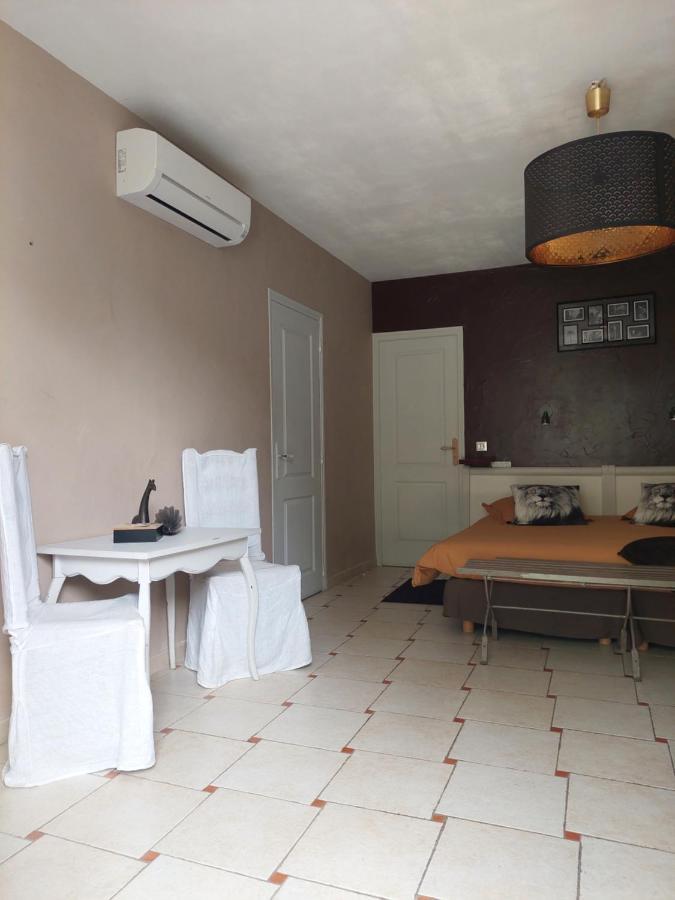 Bed and Breakfast Mas Des Cigognes Le Thor Zewnętrze zdjęcie