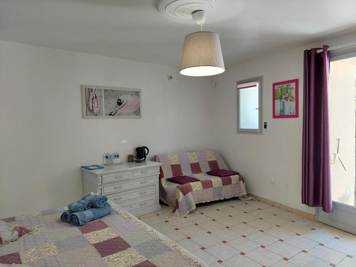 Bed and Breakfast Mas Des Cigognes Le Thor Zewnętrze zdjęcie