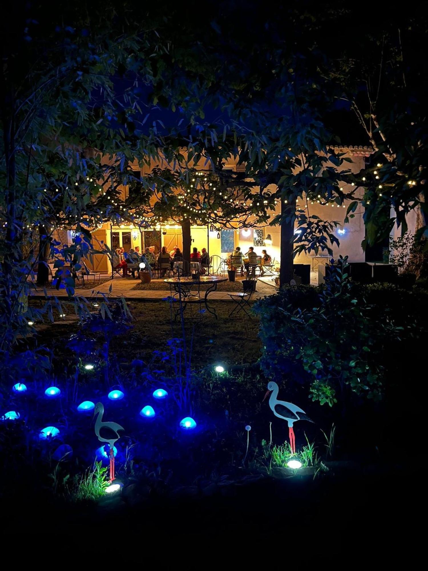 Bed and Breakfast Mas Des Cigognes Le Thor Zewnętrze zdjęcie