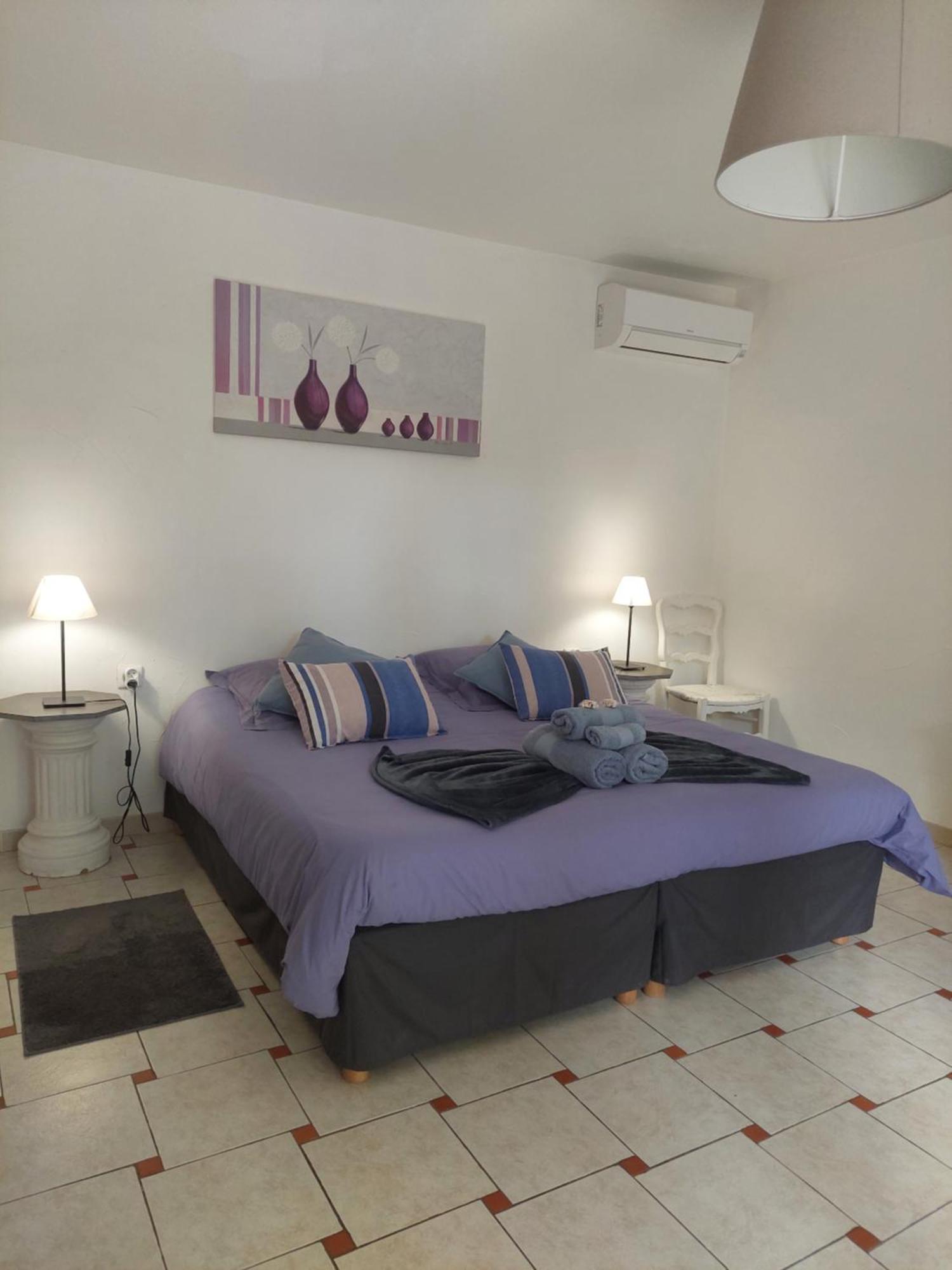 Bed and Breakfast Mas Des Cigognes Le Thor Zewnętrze zdjęcie